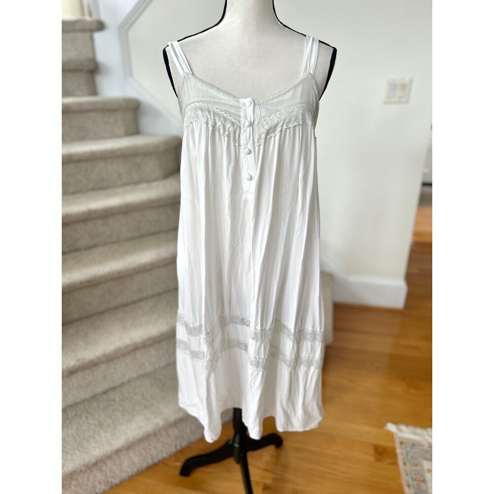 Vintage White Lace Trim Sleeveless Button Front Night Gown Regency Coquette